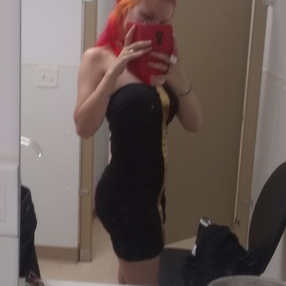 SEXY BLACK AND GOLD STRAPLESS DRESS - Picture 3 of 4